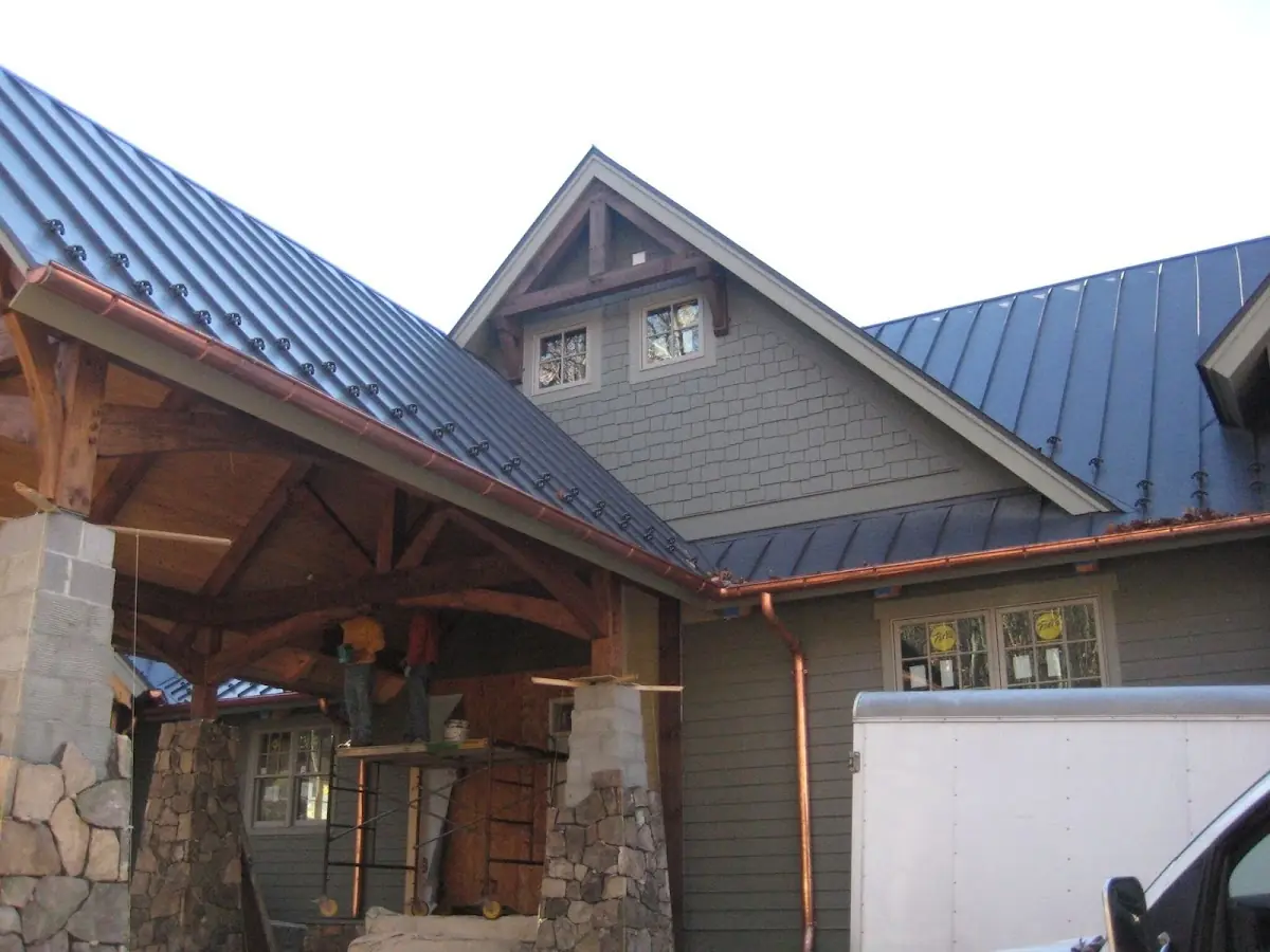 Craftsman Roofing team delivering quality roofing work in Oakland Heights